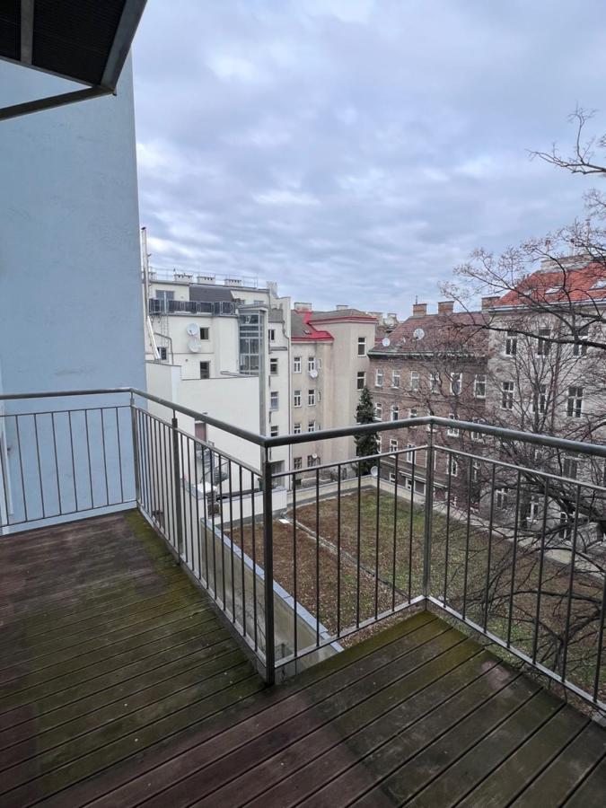 Delightful 1 Bedroom Near Schoenbrunn And Westbahnhof With Big Porch Viena Exterior foto
